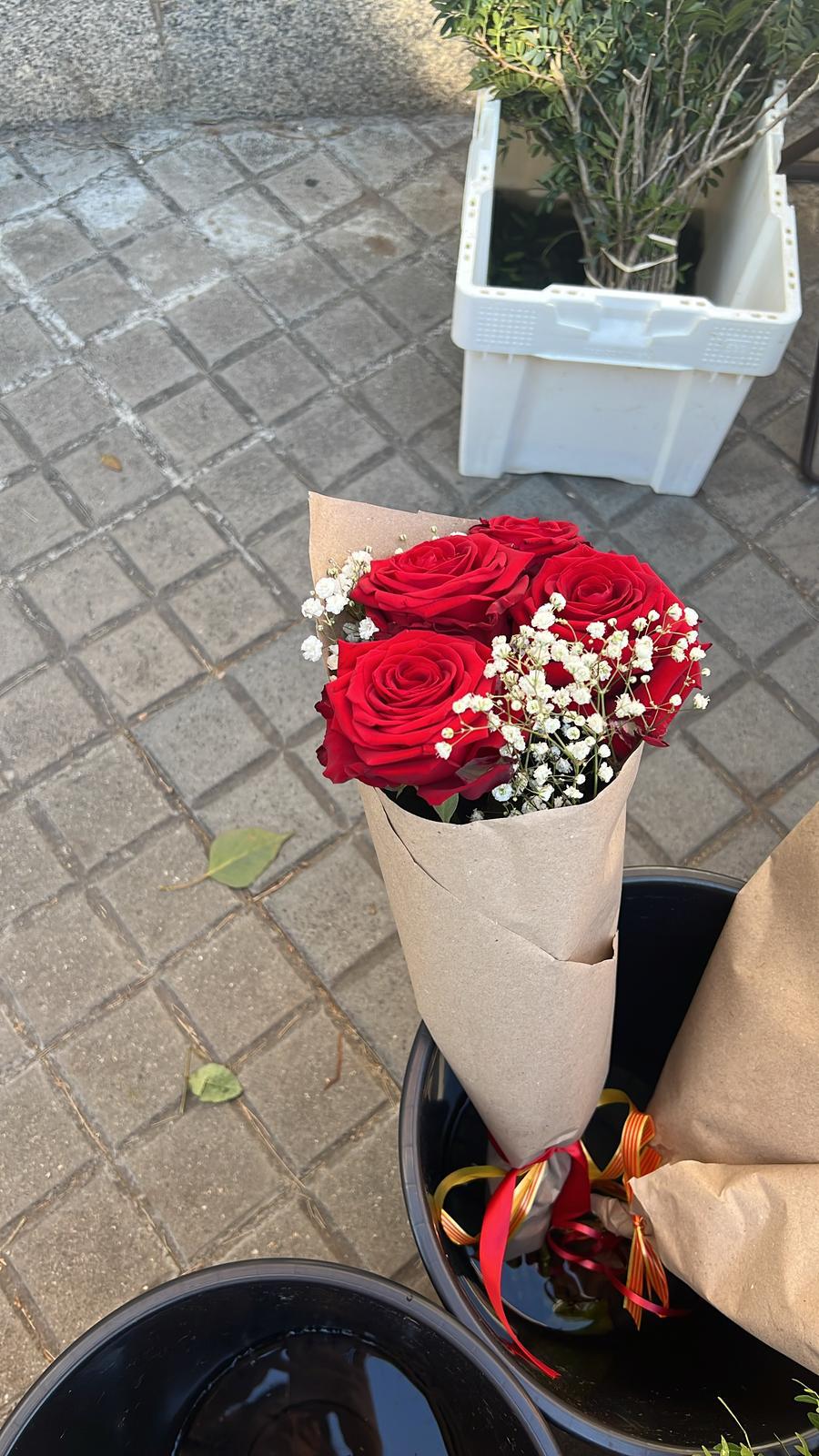 Rosa embolicada artesanalment